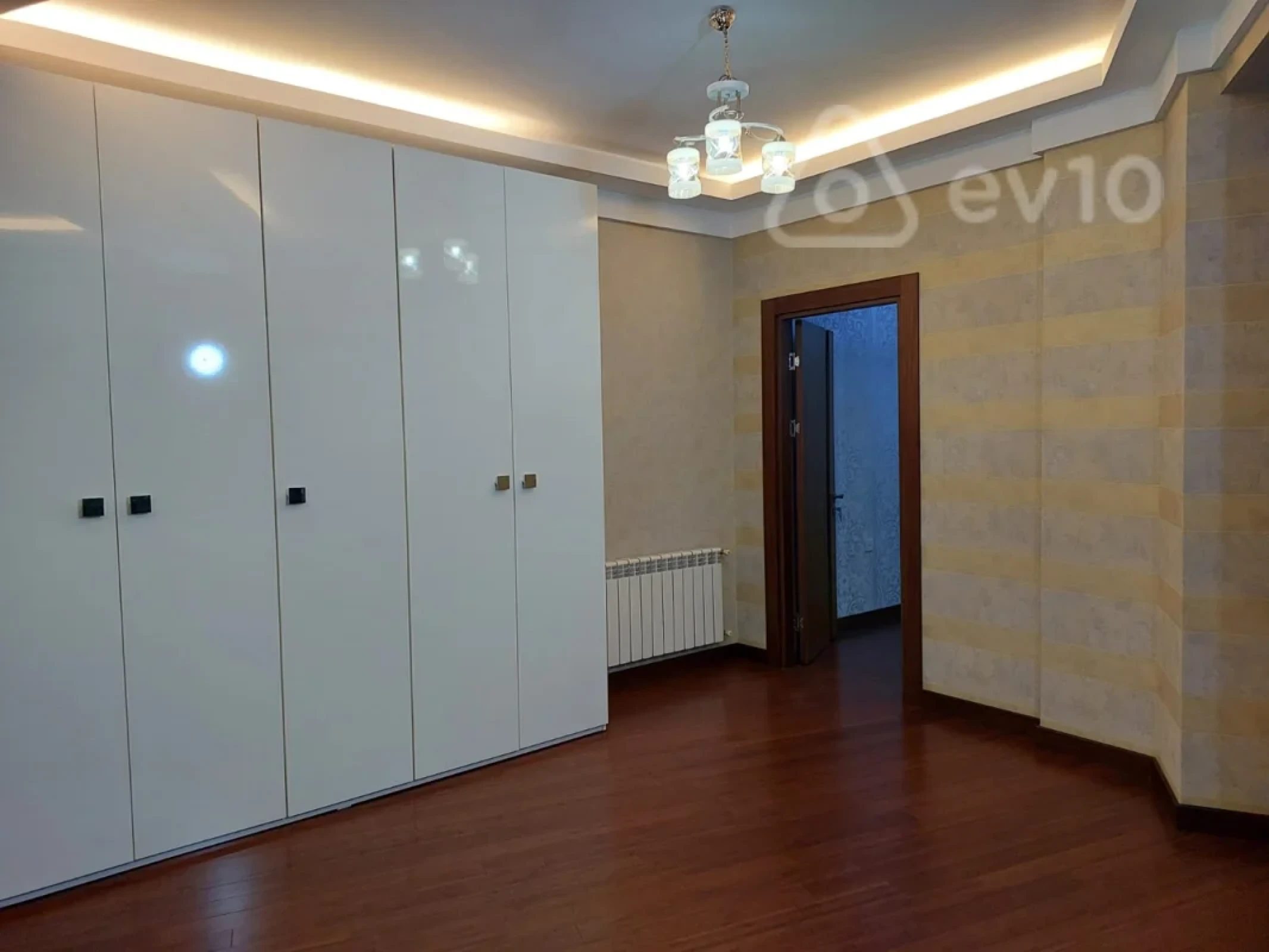 Kirayə verilir 2 otaqlı yeni tikili 113 m²