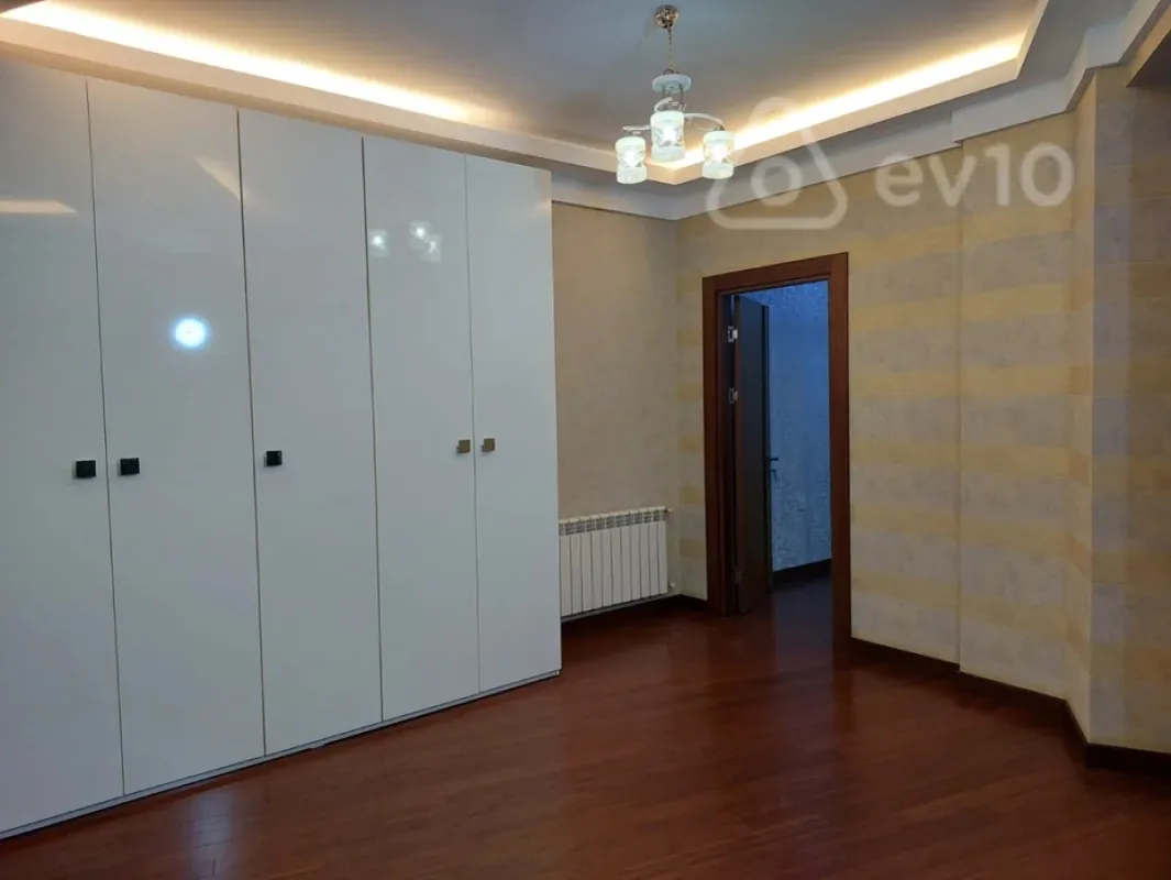 Kirayə verilir 2 otaqlı yeni tikili 113 m²