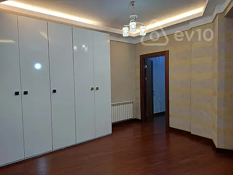 Kirayə verilir 2 otaqlı yeni tikili 113 m²