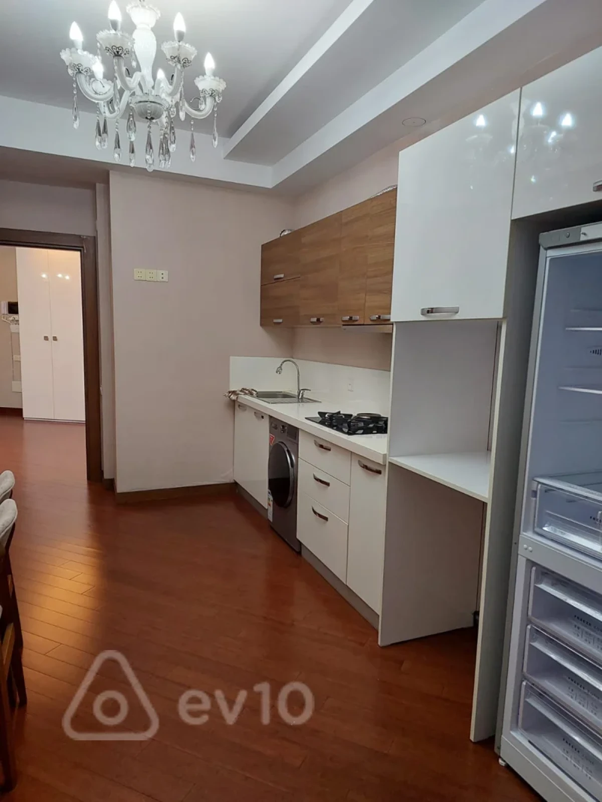 Kirayə verilir 2 otaqlı yeni tikili 113 m²