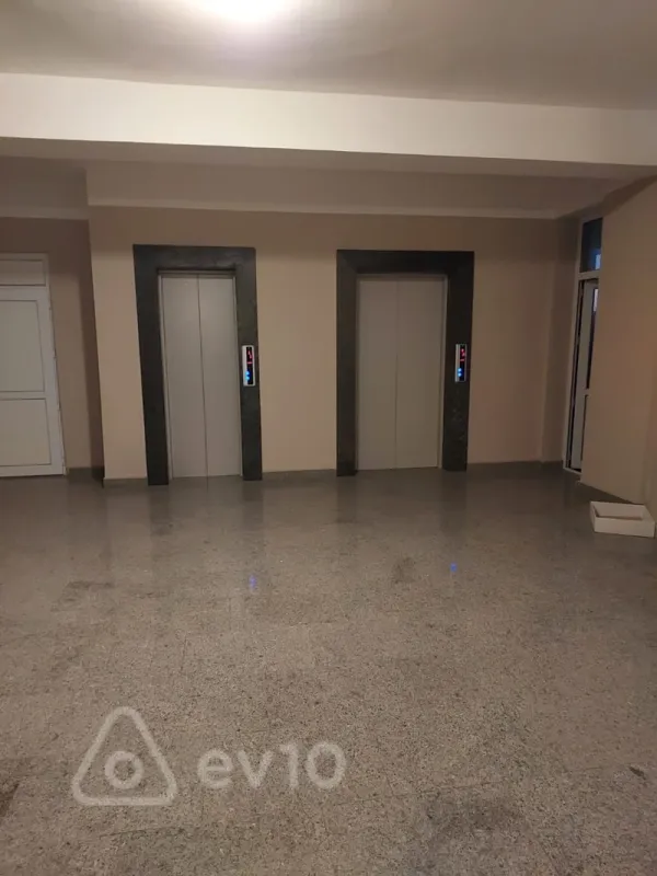 Kirayə verilir 2 otaqlı yeni tikili 113 m²