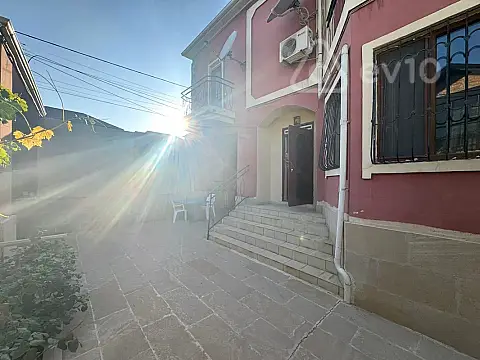 Kirayə verilir 4 otaqlı həyət evi 150 m²