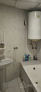 Satılır 2 otaqlı köhnə tikili 60 m²