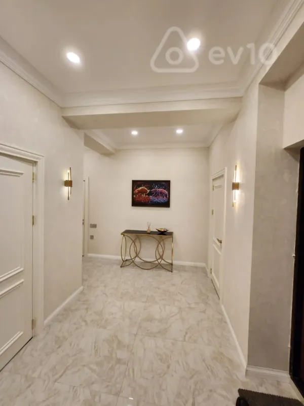 Kirayə verilir 3 otaqlı yeni tikili 100 m²