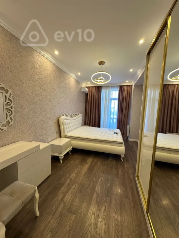 Kirayə verilir 3 otaqlı yeni tikili 100 m²