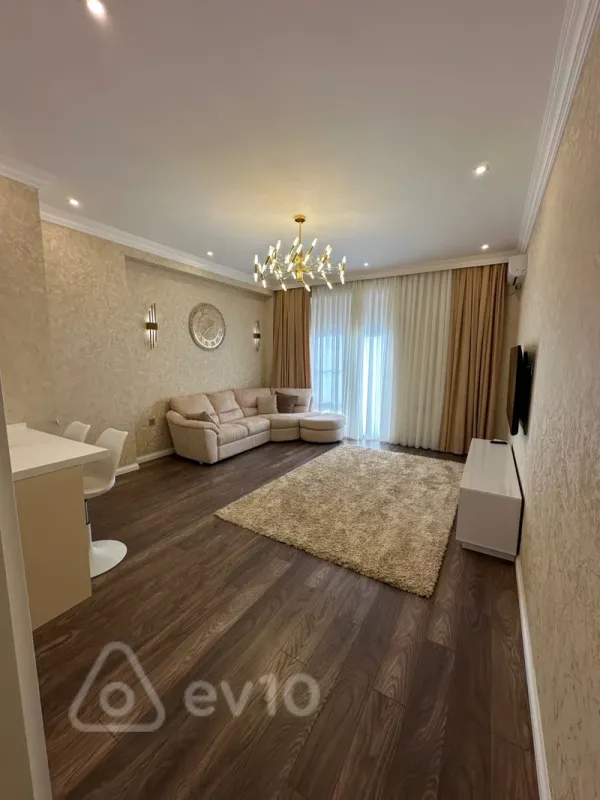 Kirayə verilir 3 otaqlı yeni tikili 100 m²