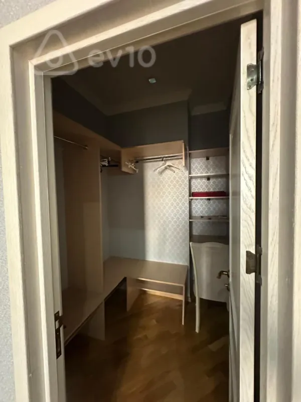 Kirayə verilir 2 otaqlı yeni tikili 110 m²