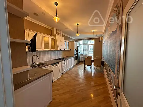 Kirayə verilir 2 otaqlı yeni tikili 110 m²