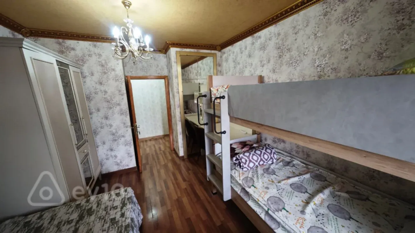 Kirayə verilir 2 otaqlı köhnə tikili 60 m²