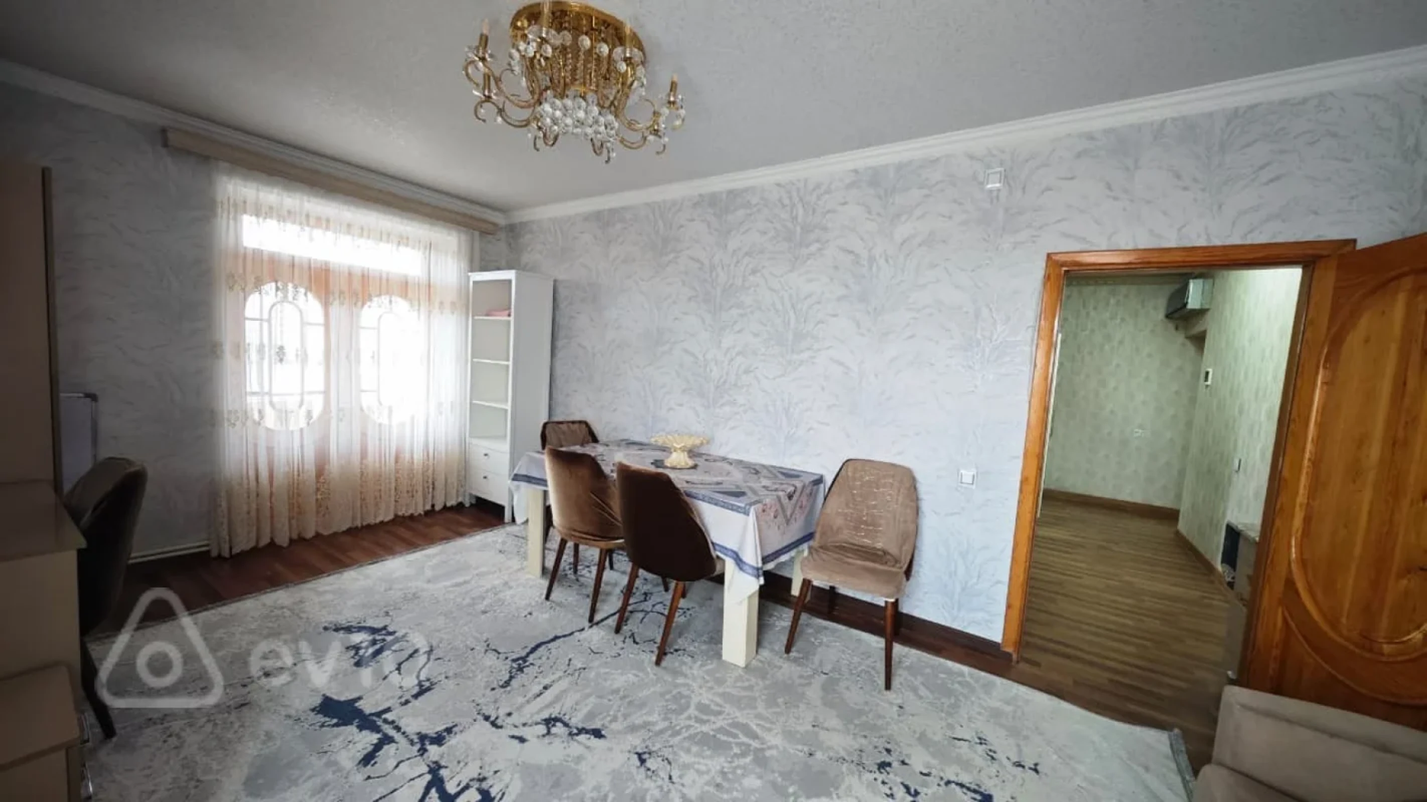 Kirayə verilir 2 otaqlı köhnə tikili 60 m²