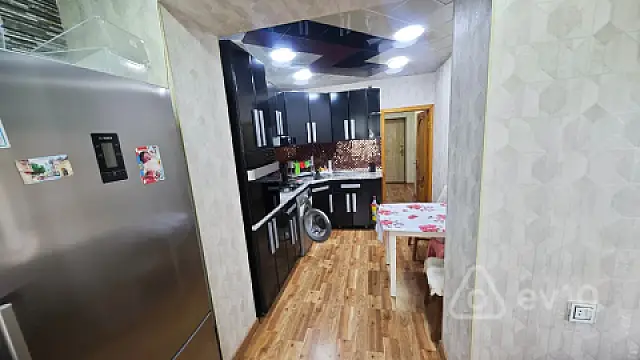 Kirayə verilir 2 otaqlı köhnə tikili 60 m²
