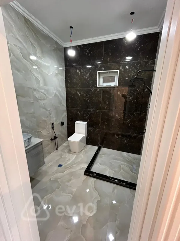 Satılır 6 otaqlı həyət evi 200 m²