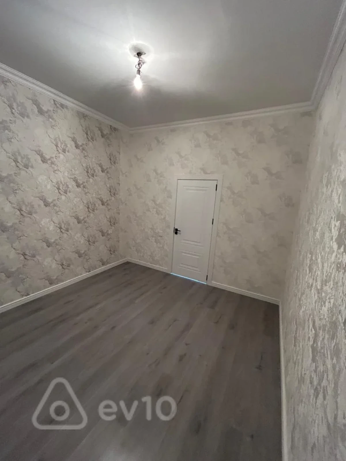 Satılır 6 otaqlı həyət evi 200 m²