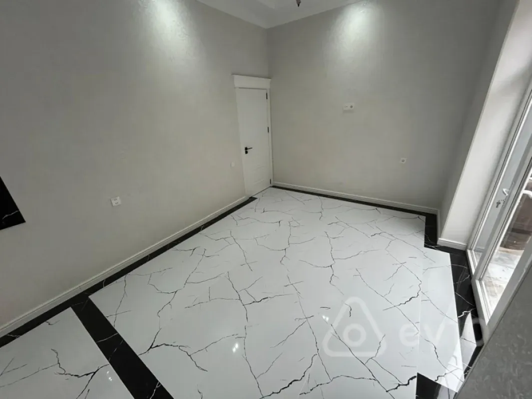 Satılır 6 otaqlı həyət evi 200 m²