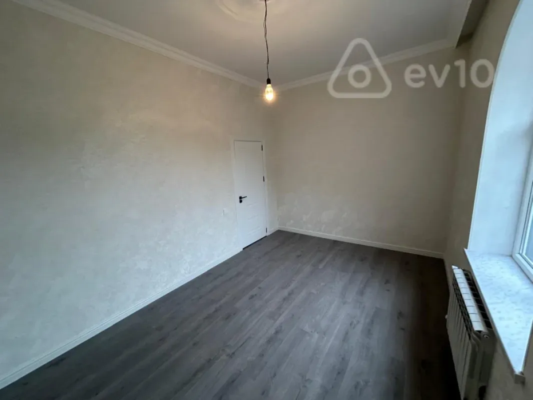 Satılır 6 otaqlı həyət evi 200 m²