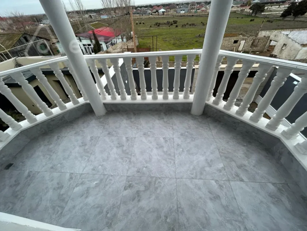 Satılır 6 otaqlı həyət evi 200 m²