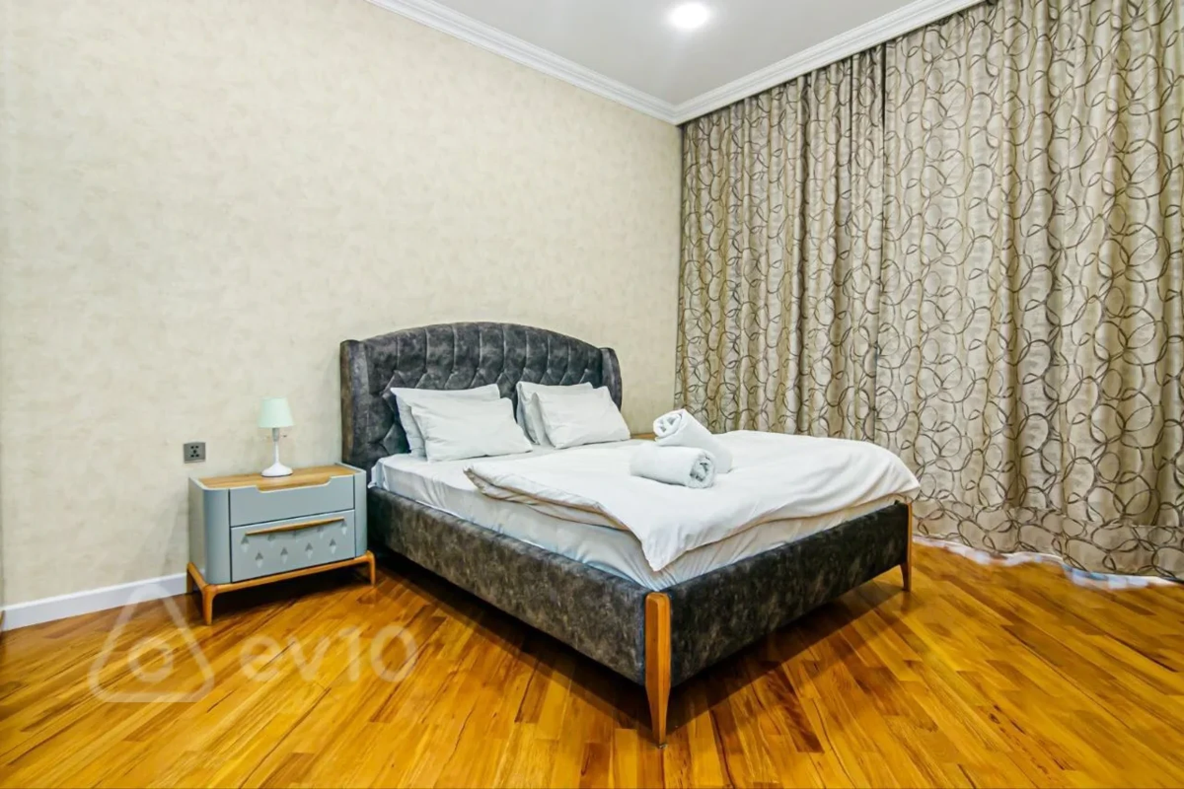 Kirayə verilir 3 otaqlı yeni tikili 100 m²