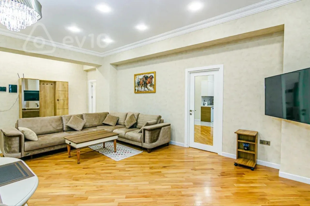 Kirayə verilir 3 otaqlı yeni tikili 100 m²