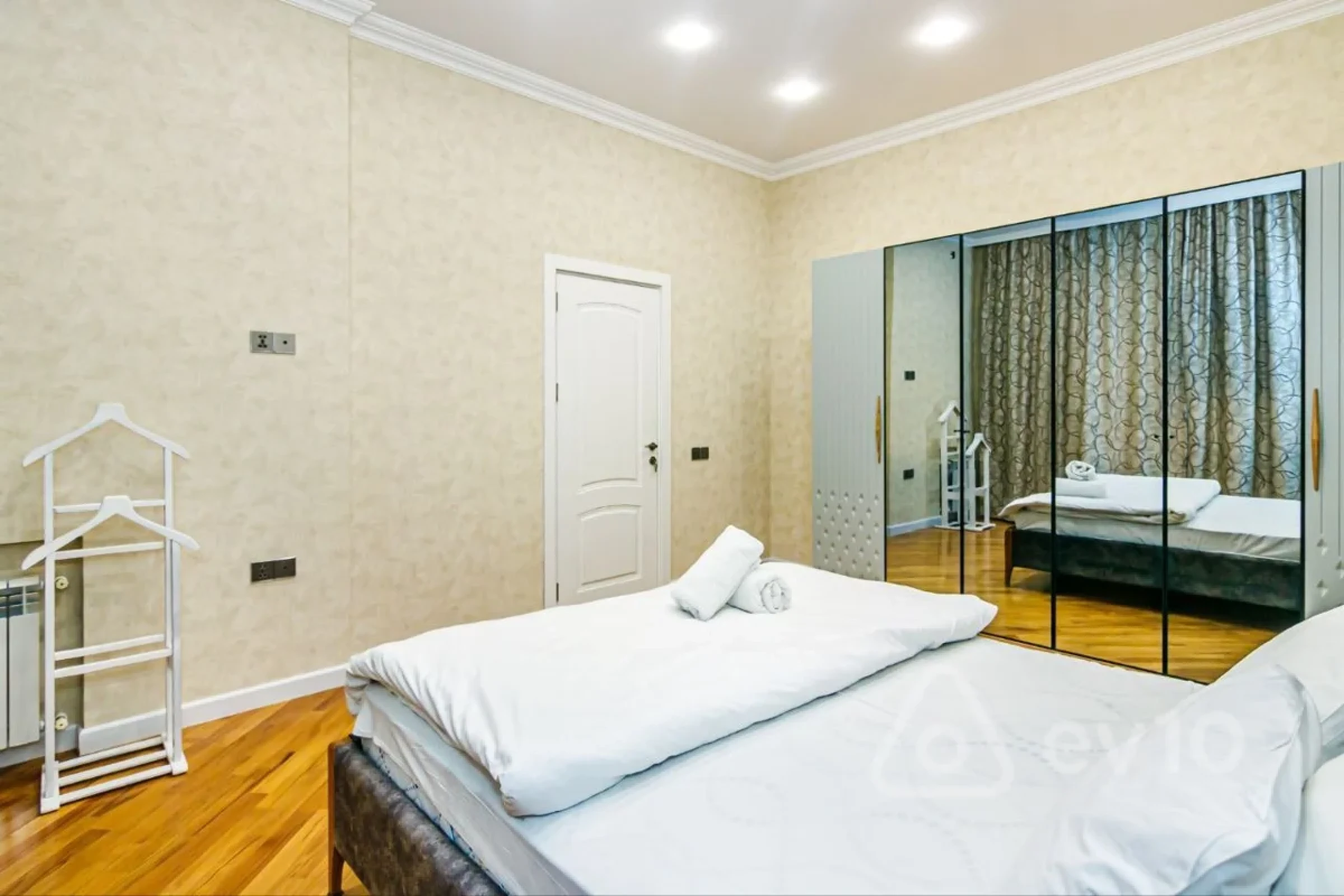 Kirayə verilir 3 otaqlı yeni tikili 100 m²