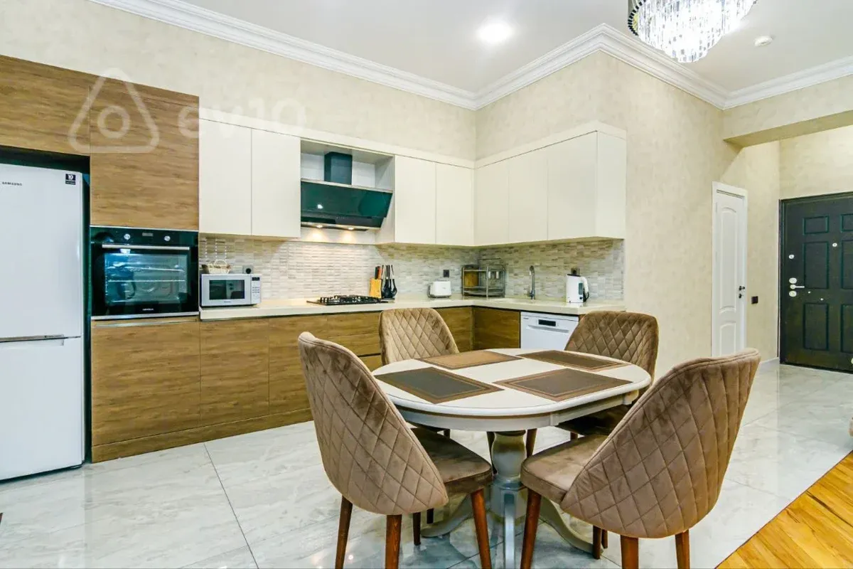 Kirayə verilir 3 otaqlı yeni tikili 100 m²