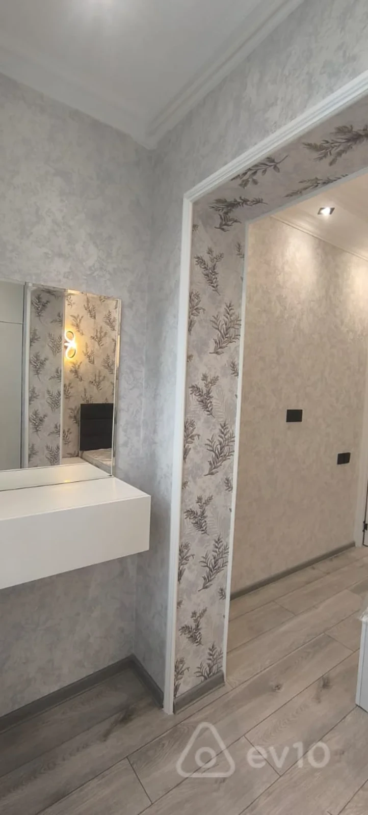 Satılır 2 otaqlı köhnə tikili 47 m²