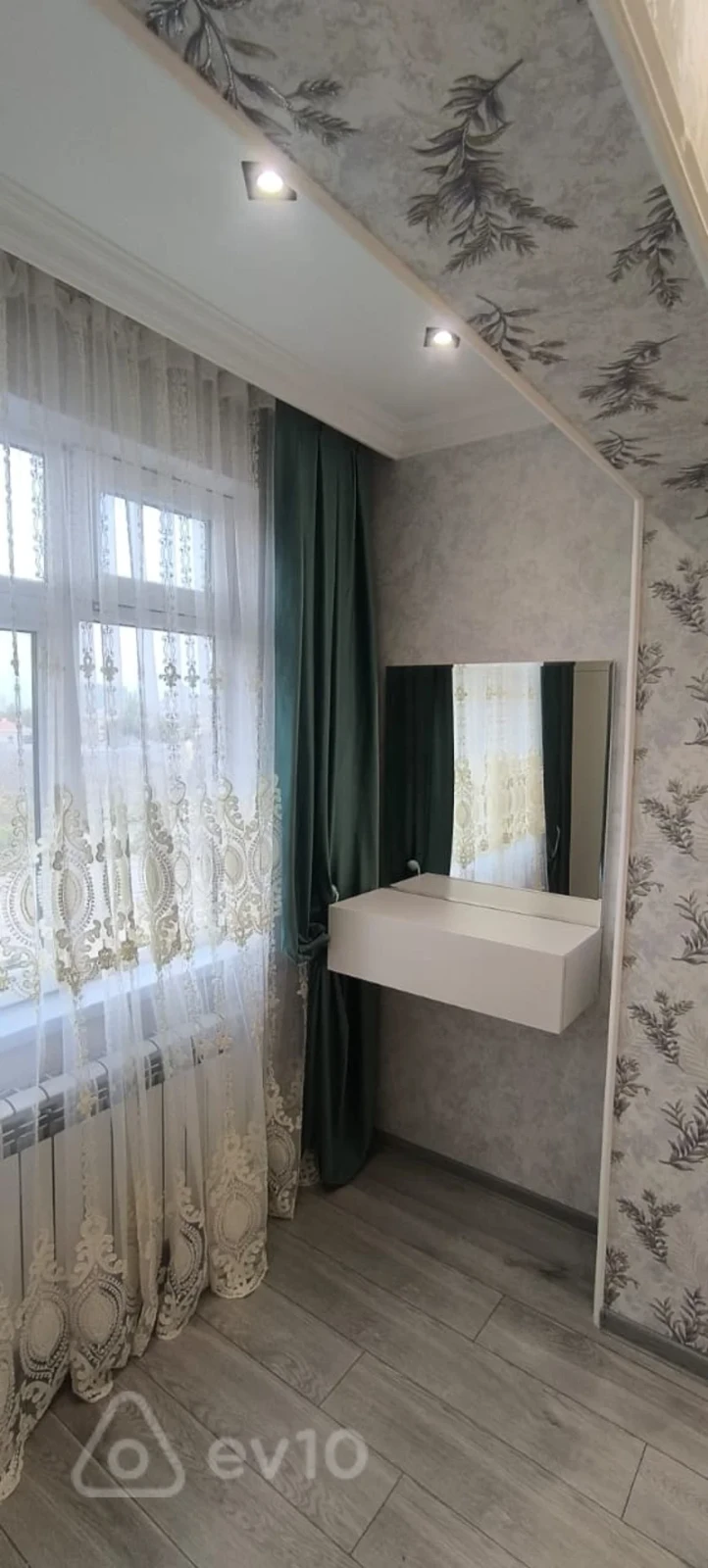 Satılır 2 otaqlı köhnə tikili 47 m²