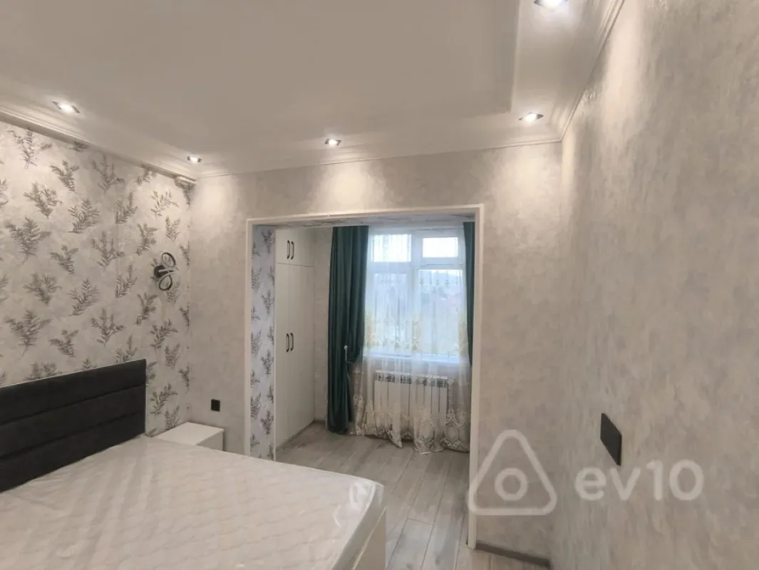Satılır 2 otaqlı köhnə tikili 47 m²