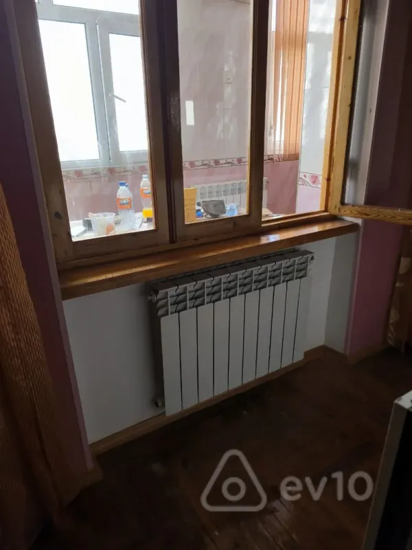Kirayə verilir 3 otaqlı köhnə tikili 66 m²