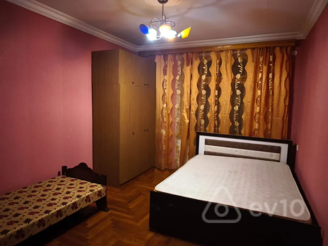 Kirayə verilir 3 otaqlı köhnə tikili 66 m²