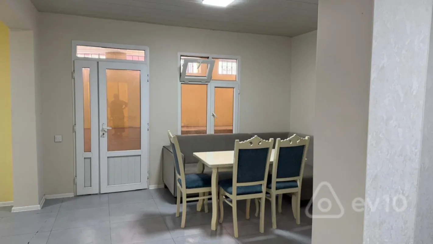 Kirayə verilir 4 otaqlı həyət evi 91 m²