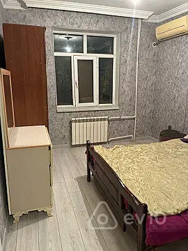 Satılır 2 otaqlı köhnə tikili 60 m²