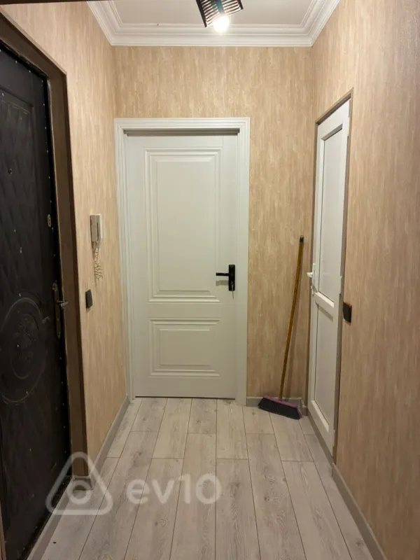 Satılır 2 otaqlı köhnə tikili 60 m²