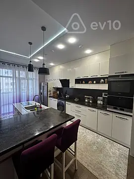Kirayə verilir 3 otaqlı yeni tikili 130 m²
