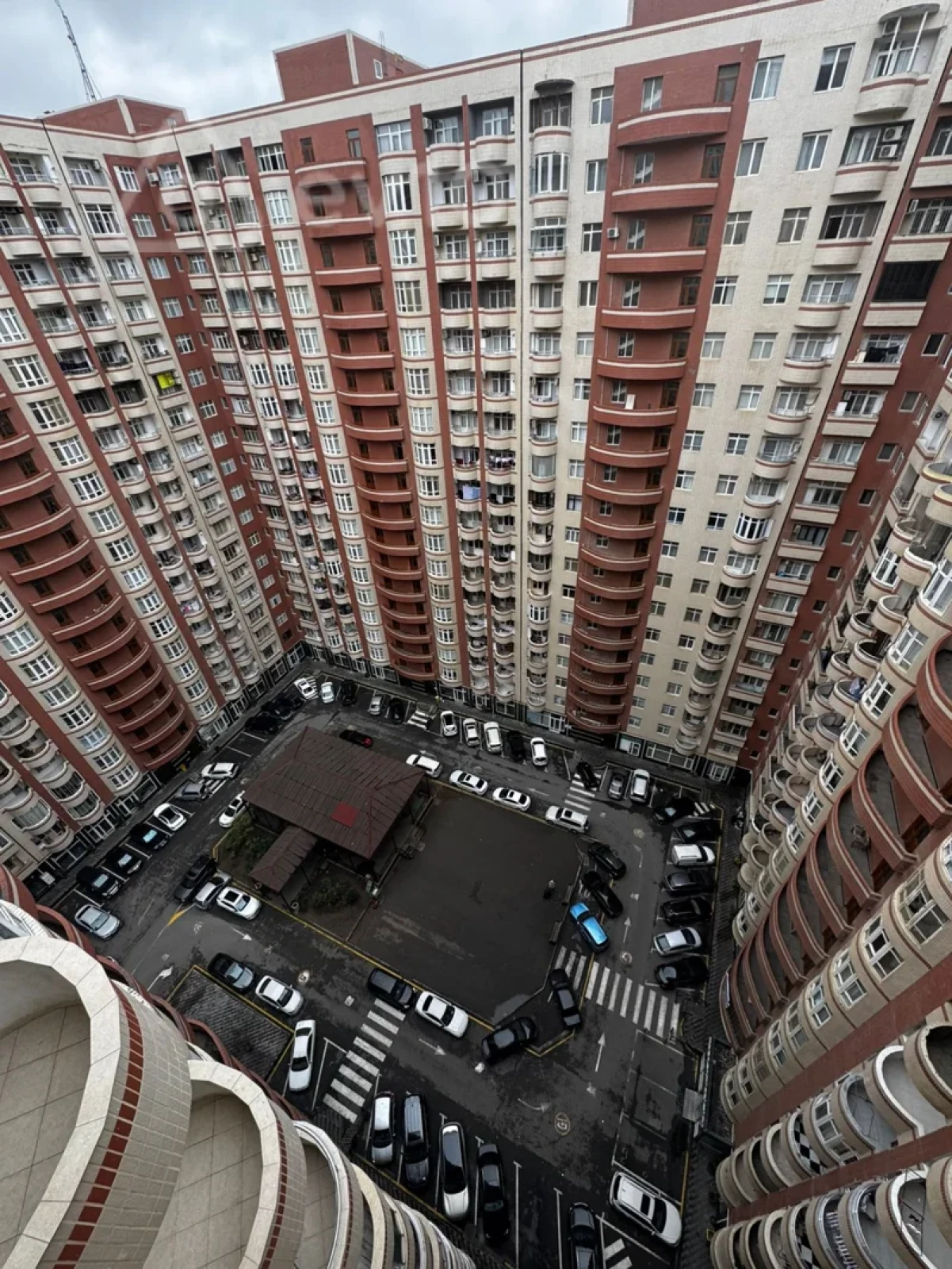 Kirayə verilir 3 otaqlı yeni tikili 130 m²