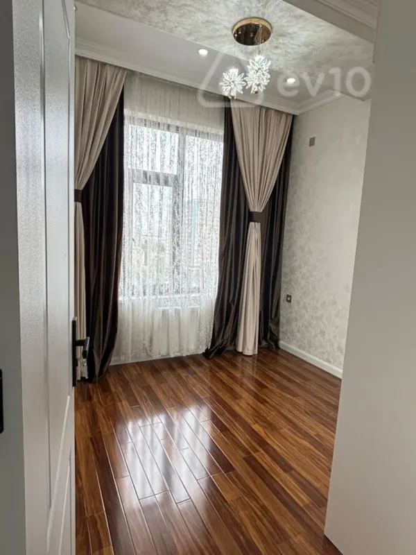 Satılır 3 otaqlı yeni tikili 80 m²