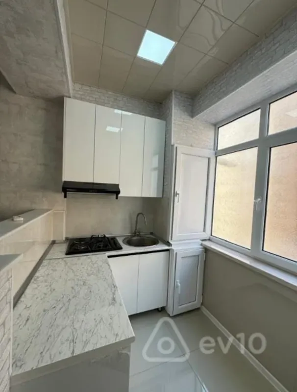 Kirayə verilir 3 otaqlı yeni tikili 65 m²