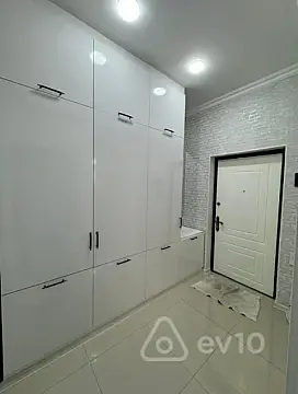 Kirayə verilir 3 otaqlı yeni tikili 65 m²