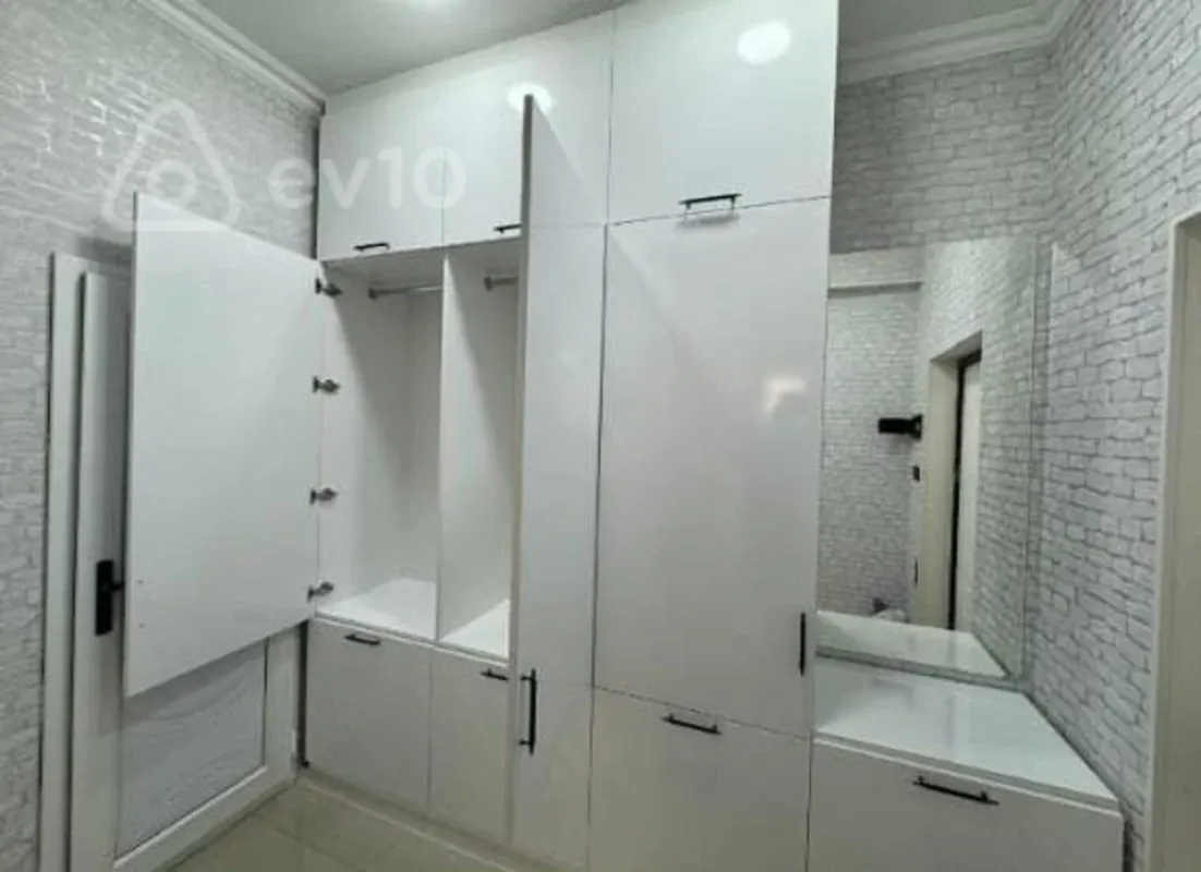 Kirayə verilir 3 otaqlı yeni tikili 65 m²