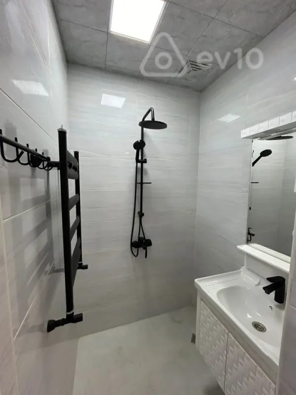 Kirayə verilir 3 otaqlı yeni tikili 65 m²