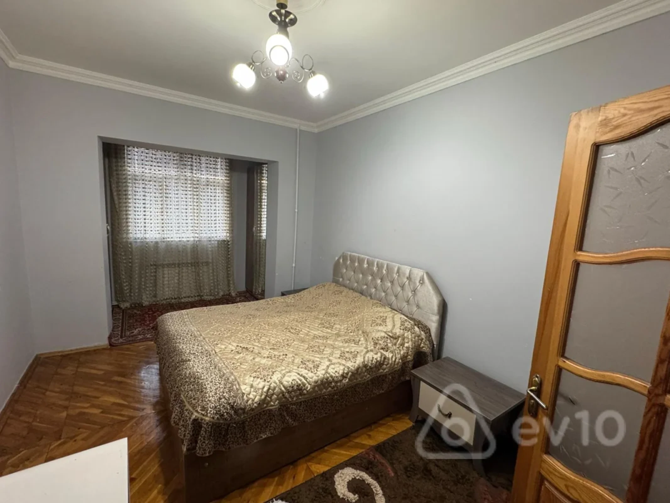 Satılır 3 otaqlı köhnə tikili 85 m²