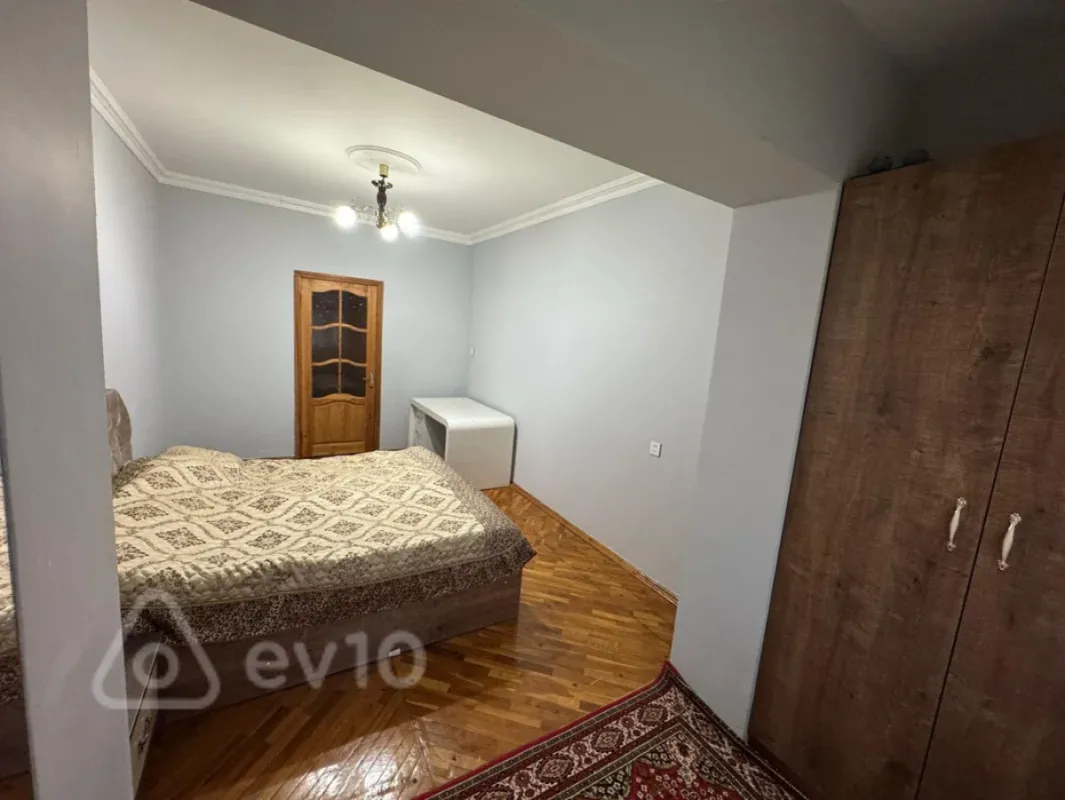 Satılır 3 otaqlı köhnə tikili 85 m²