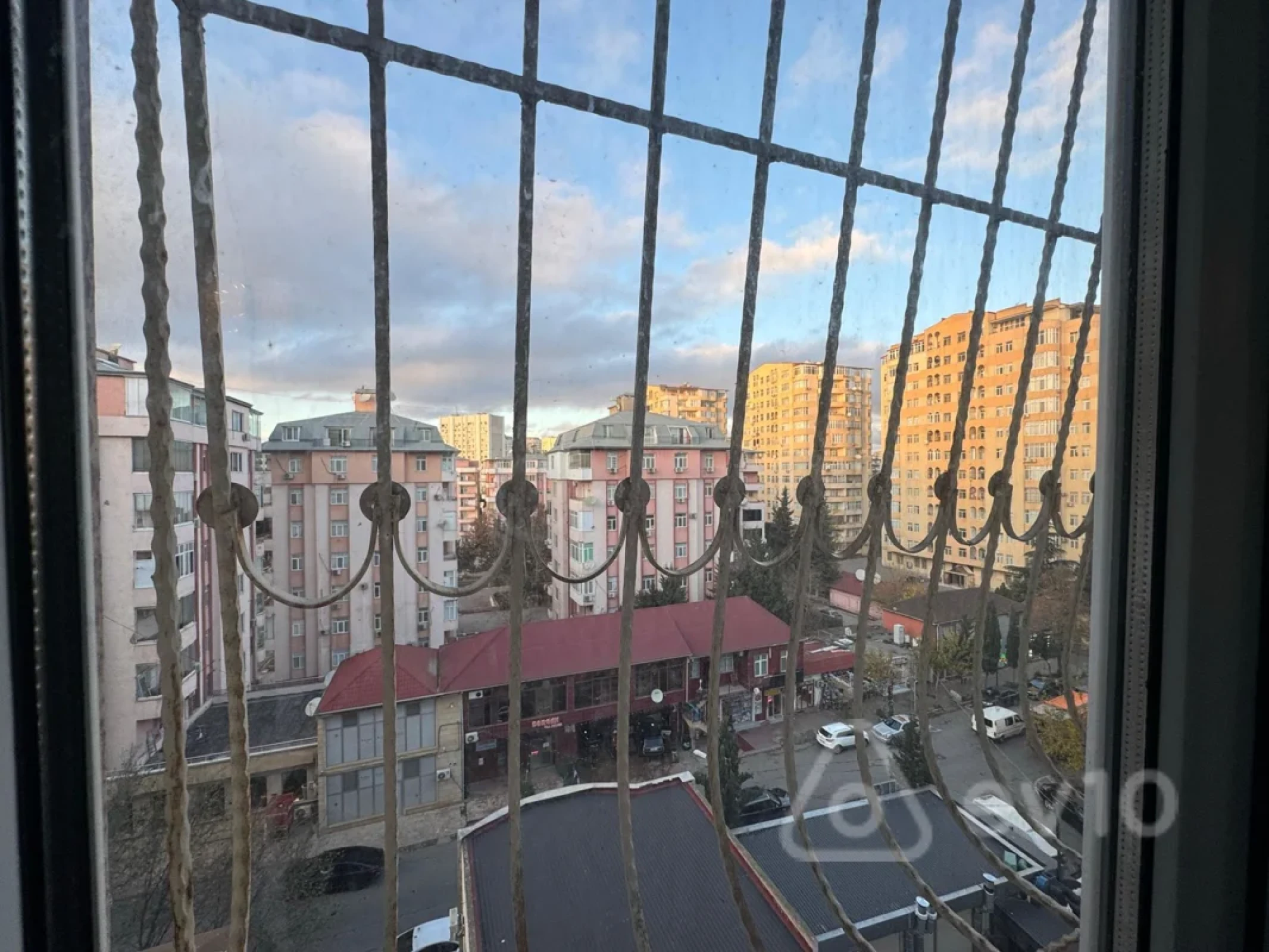 Satılır 3 otaqlı köhnə tikili 85 m²