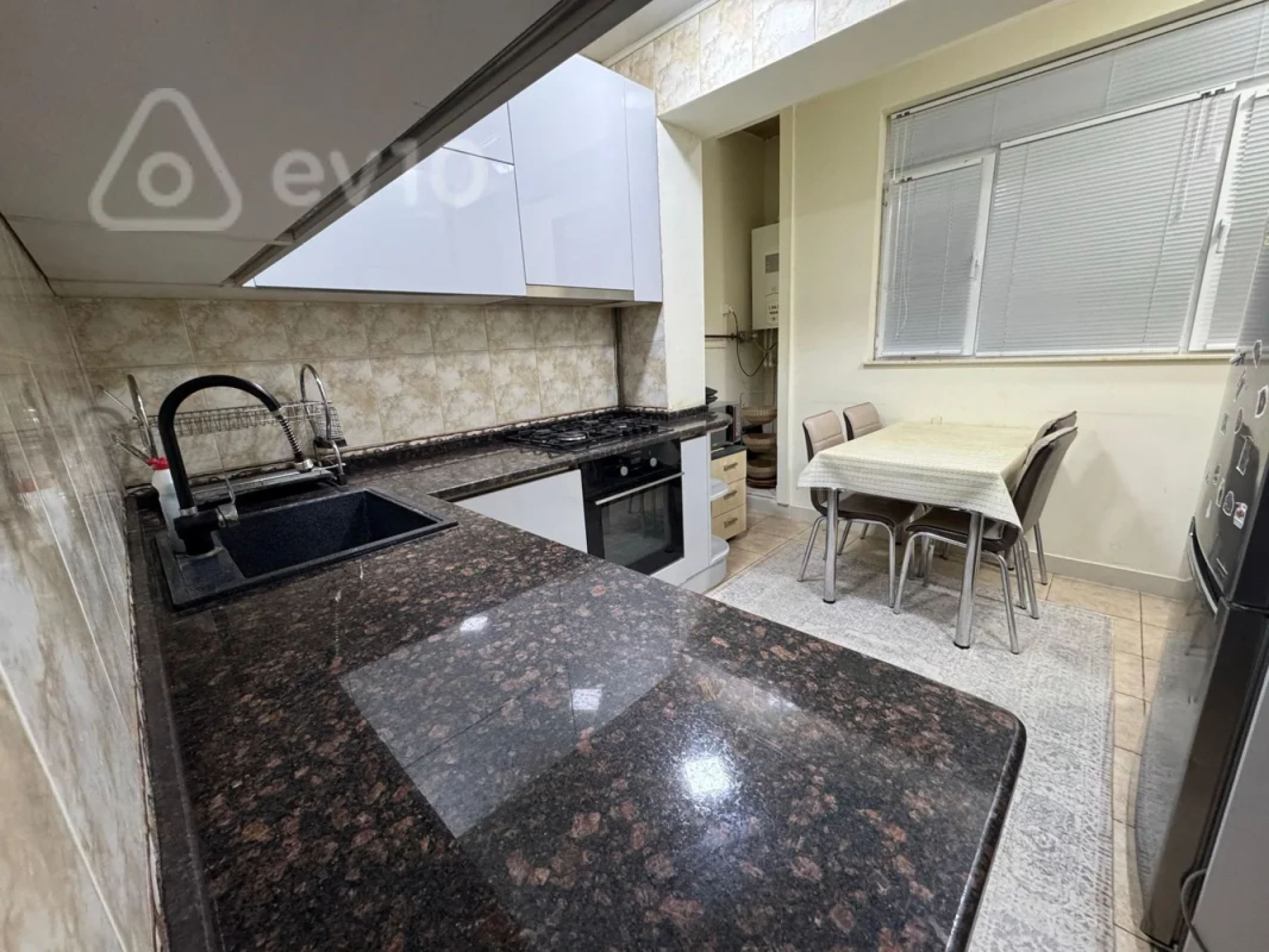 Satılır 3 otaqlı köhnə tikili 85 m²