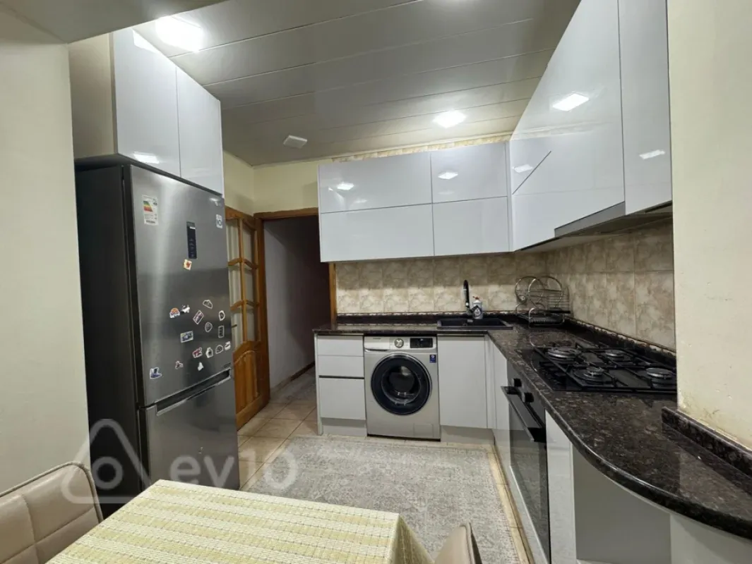 Satılır 3 otaqlı köhnə tikili 85 m²