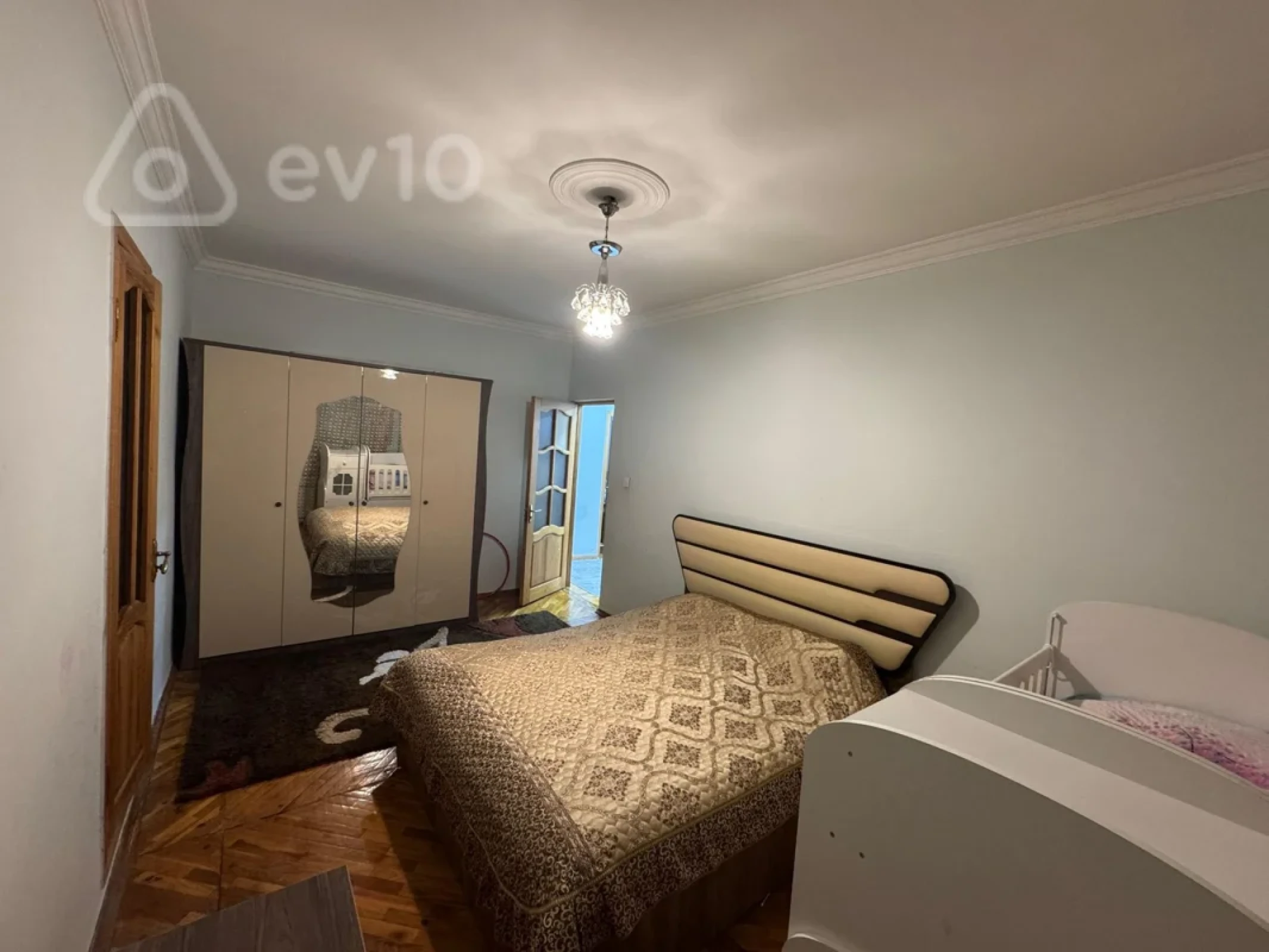 Satılır 3 otaqlı köhnə tikili 85 m²