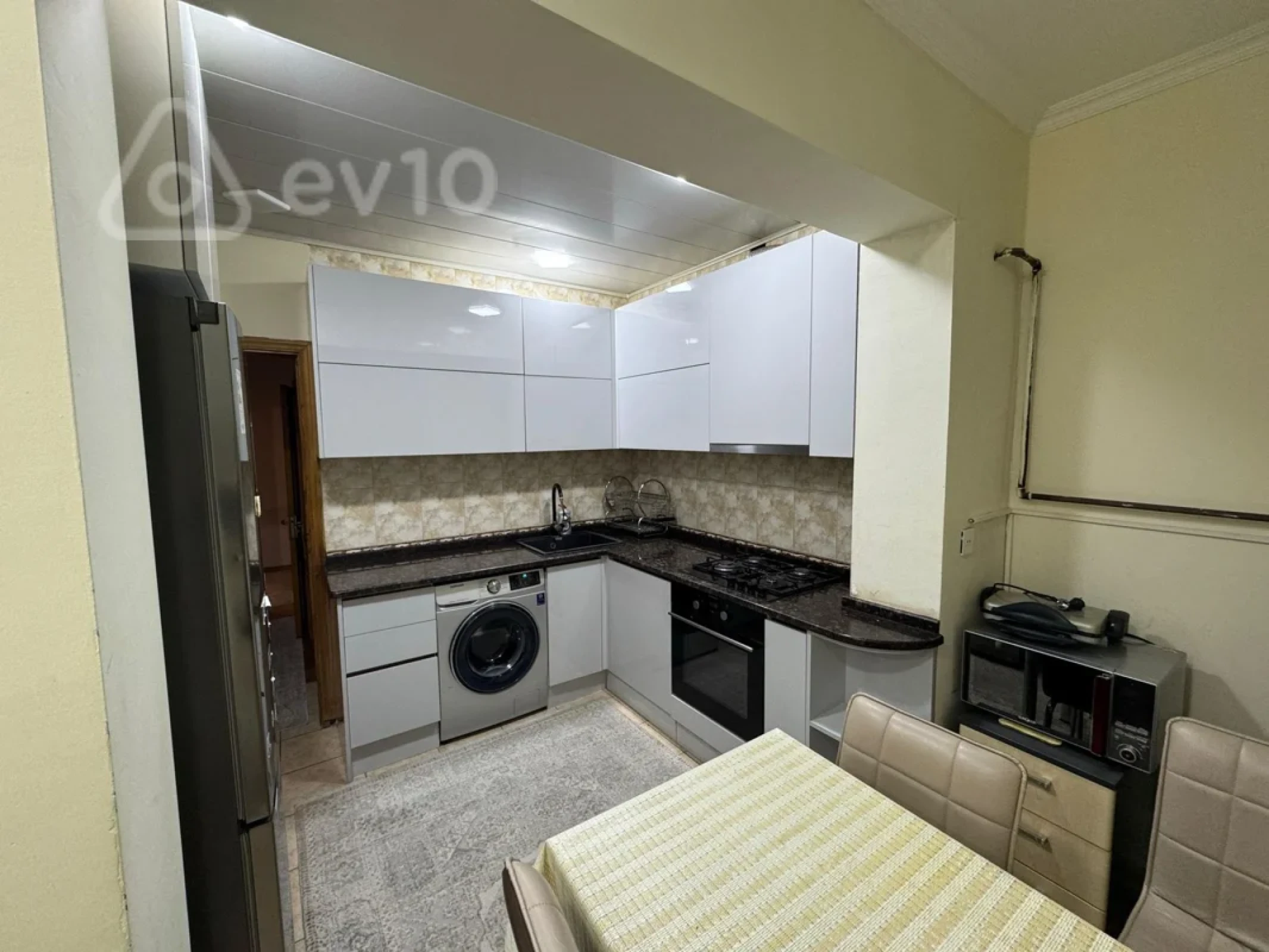 Satılır 3 otaqlı köhnə tikili 85 m²