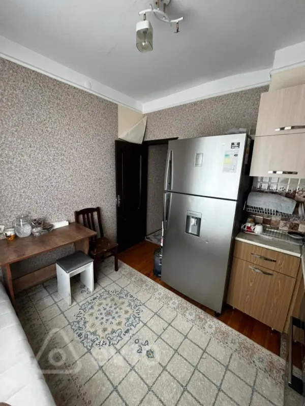Satılır 2 otaqlı köhnə tikili 60 m²