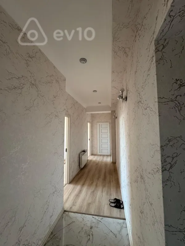 Kirayə verilir 2 otaqlı yeni tikili 74 m²