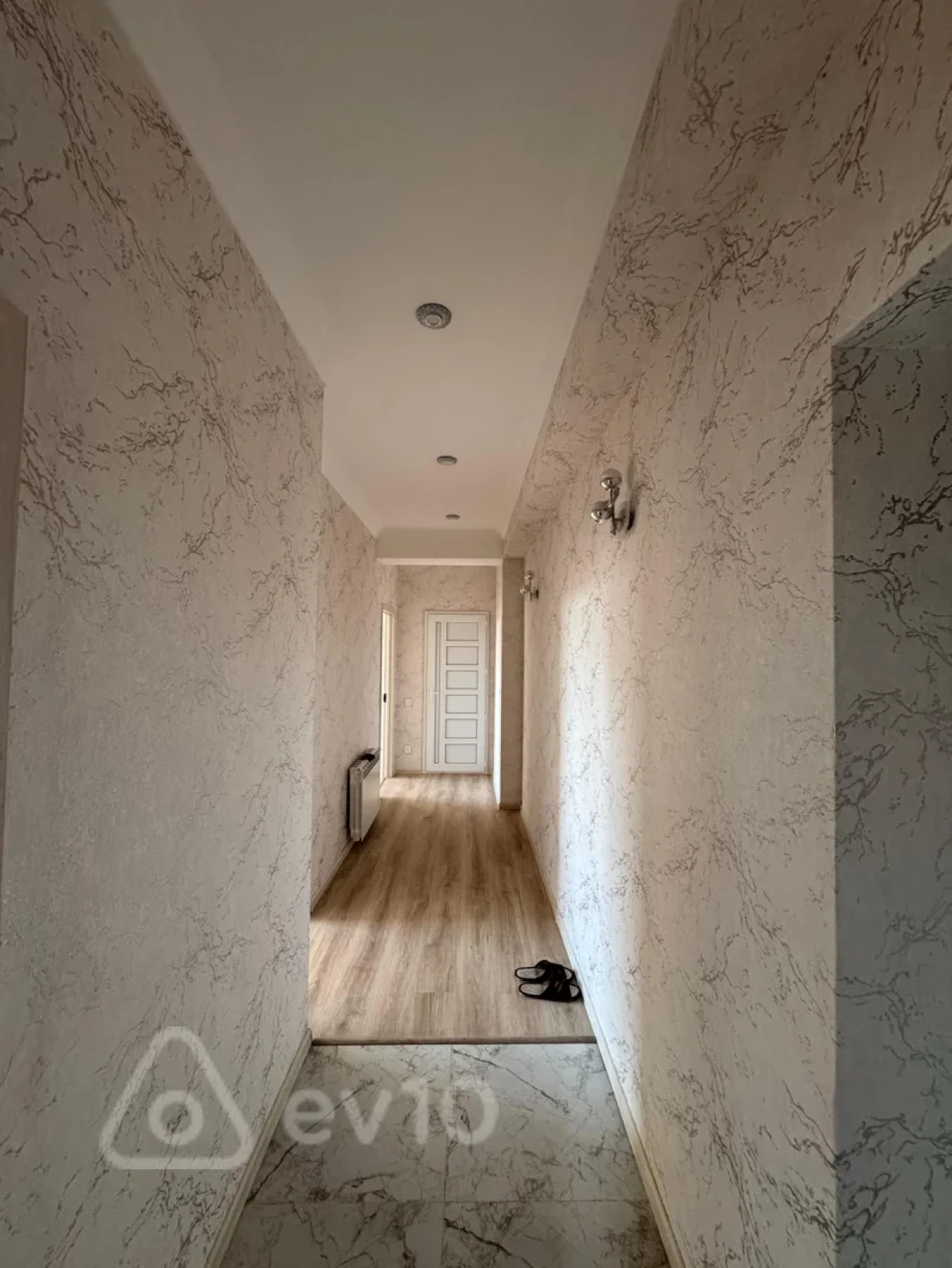 Kirayə verilir 2 otaqlı yeni tikili 74 m²