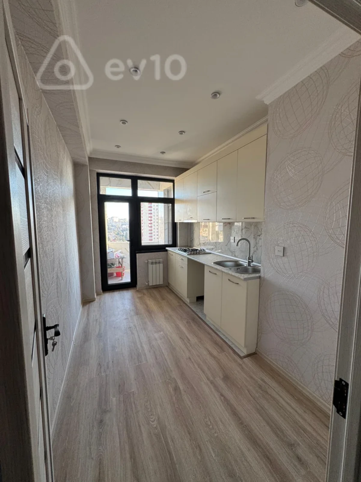 Kirayə verilir 2 otaqlı yeni tikili 74 m²
